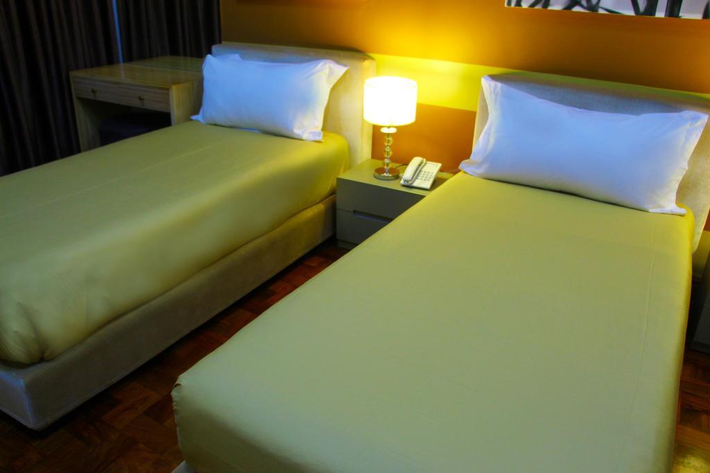 Asian Mansion II Makati City Екстер'єр фото